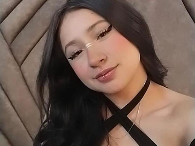 Chloe_Gibson_