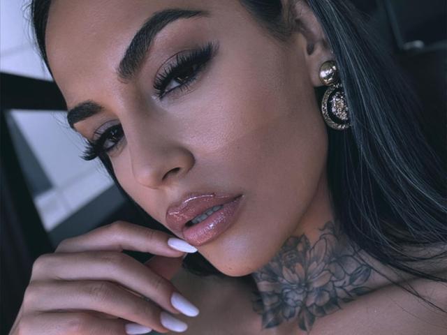 HottyNicole