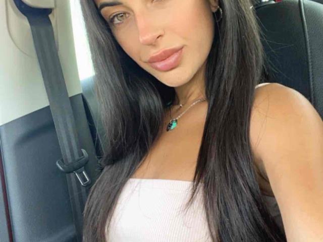 Karinabrunette Karinabrunette