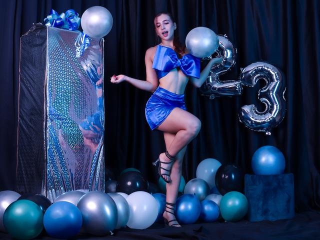NicoleAdams_ NicoleAdams_