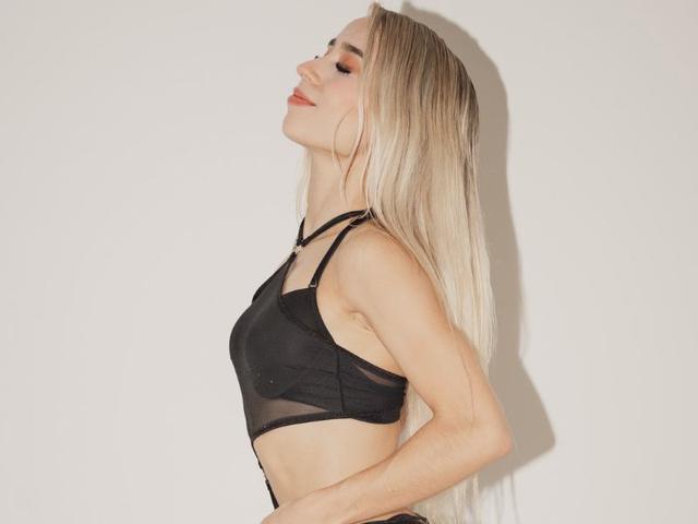 VictoriaWhite1