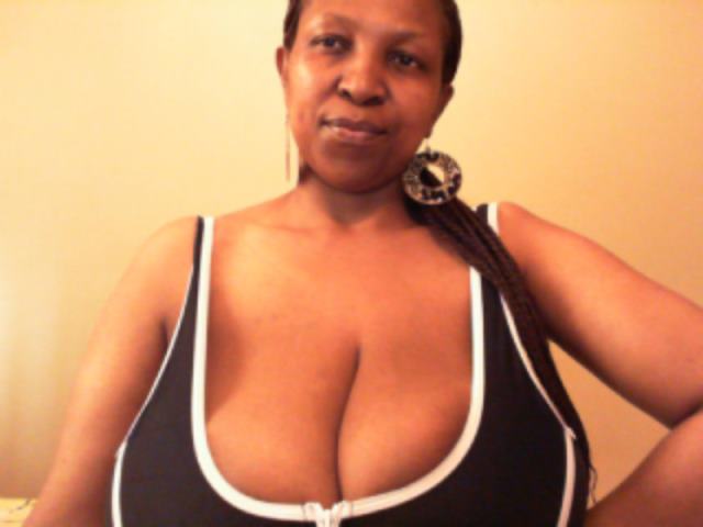 bustytessa37 bustytessa37